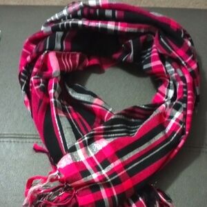 EUC MACY'S Plaid Red and Black Women's Scarf. 48"X 48"